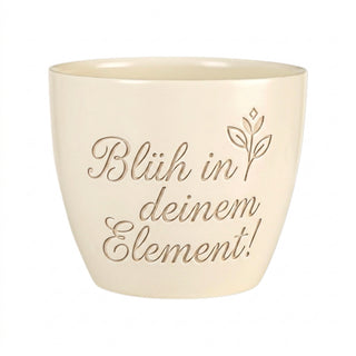 Personalisierter Blumentopf mit Gravur — Geschenk Einzelhandelskauffrau — Detailansicht der Lasergravur