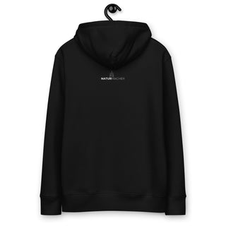 Schwarzer Eco-Hoodie von Naturmacher, Rückansicht, mit kleinem Logo, auf einem Kleiderbügel.