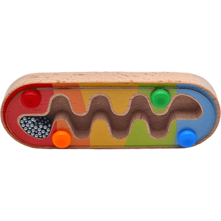 Goki Mini Regenstab aus Holz mit regenbogenfarbenem Hintergrund und Metallkügelchen, die durch einen welligen Kanal rollen...