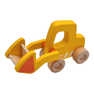 Gelber Holz-Radlader von goki mit oranger Schaufel und Naturholzrädern. Spielzeug für Kinder.