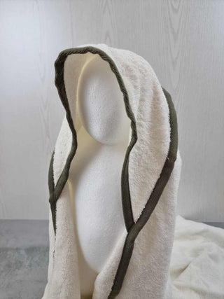 warmes und kuscheliges Kapuzenhandtuch von Living Crafts